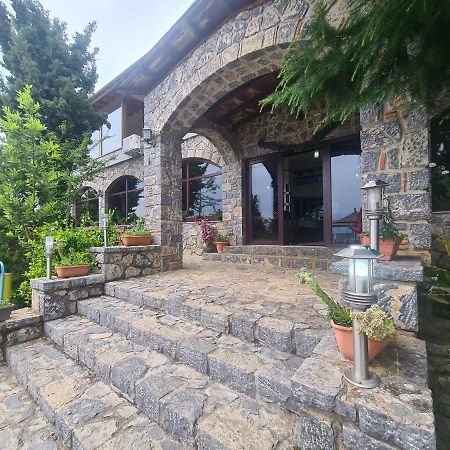 Hotel Kukesi Lini Екстериор снимка