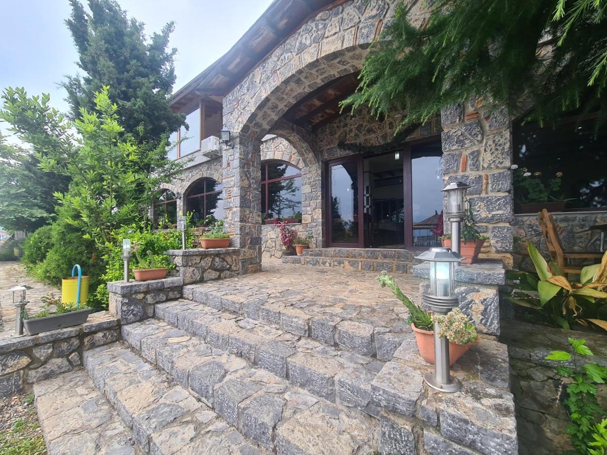 Hotel Kukesi Lini Екстериор снимка