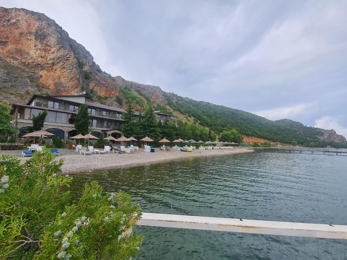Hotel Kukesi Lini Екстериор снимка