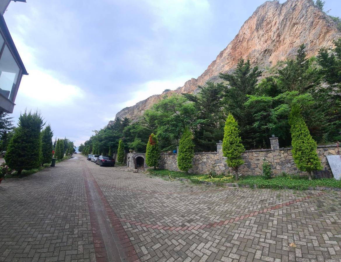 Hotel Kukesi Lini Екстериор снимка
