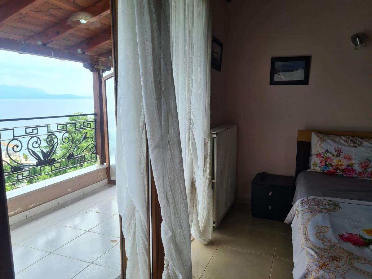 Hotel Kukesi Lini Екстериор снимка