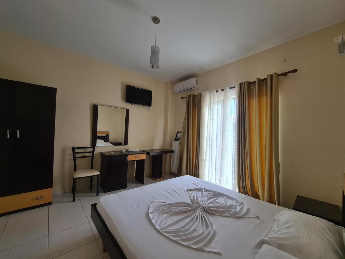 Hotel Kukesi Lini Екстериор снимка