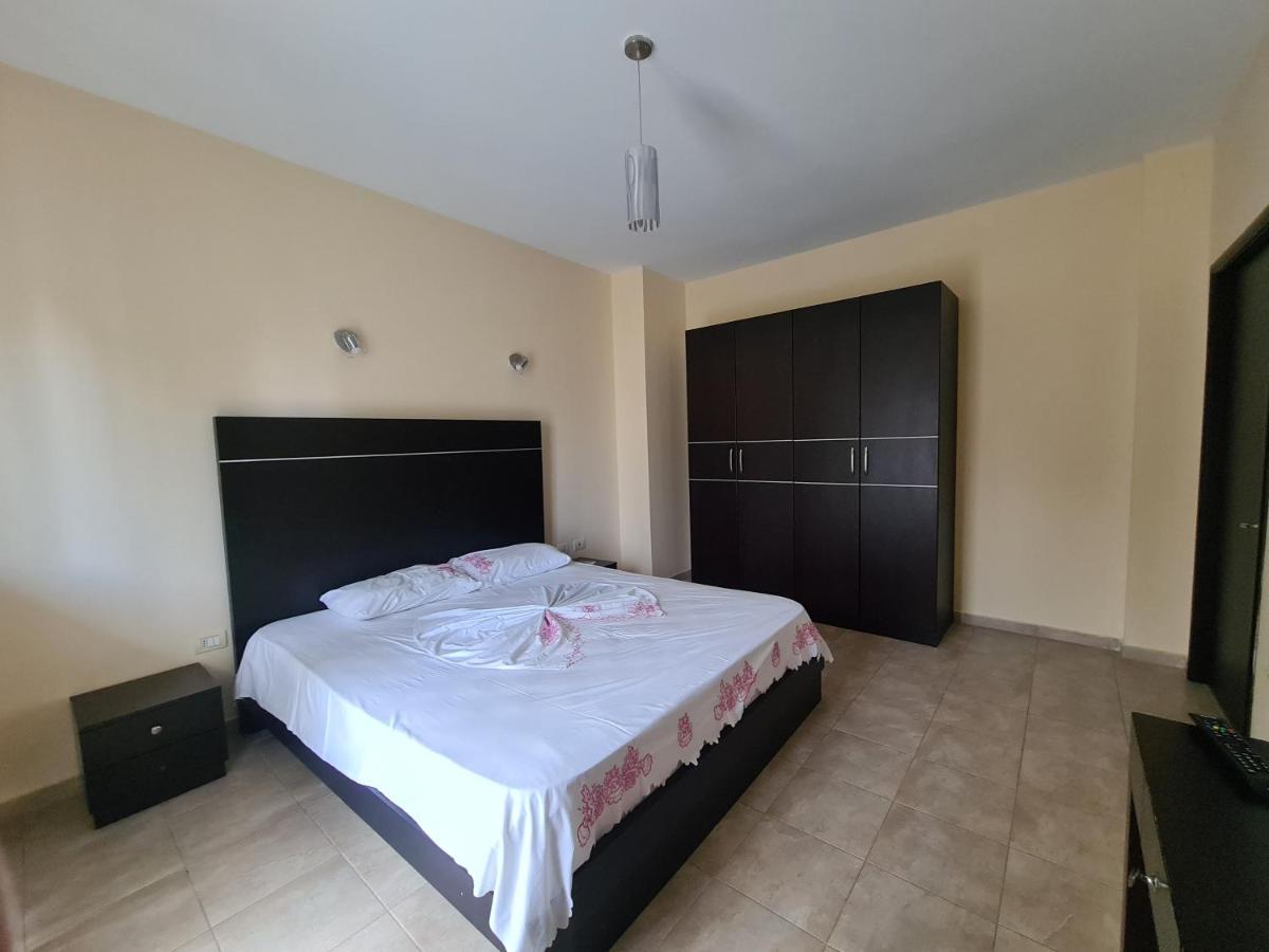 Hotel Kukesi Lini Екстериор снимка